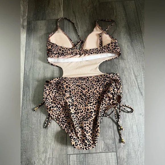 Windsor Leopard Print Cut-Out One-Piece🖤✨ - Picture 4 of 6